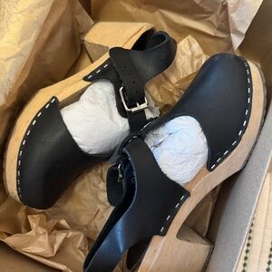 Black Leather Size 7 Swedish Clogs T-Bar